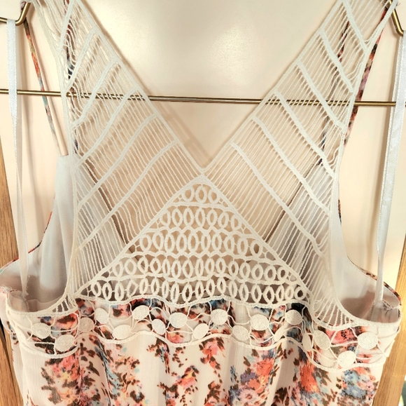 Dynamite Bright Floral Chiffon Maxi Dress W/Crochet Back Detail Size Medium - Picture 7 of 16